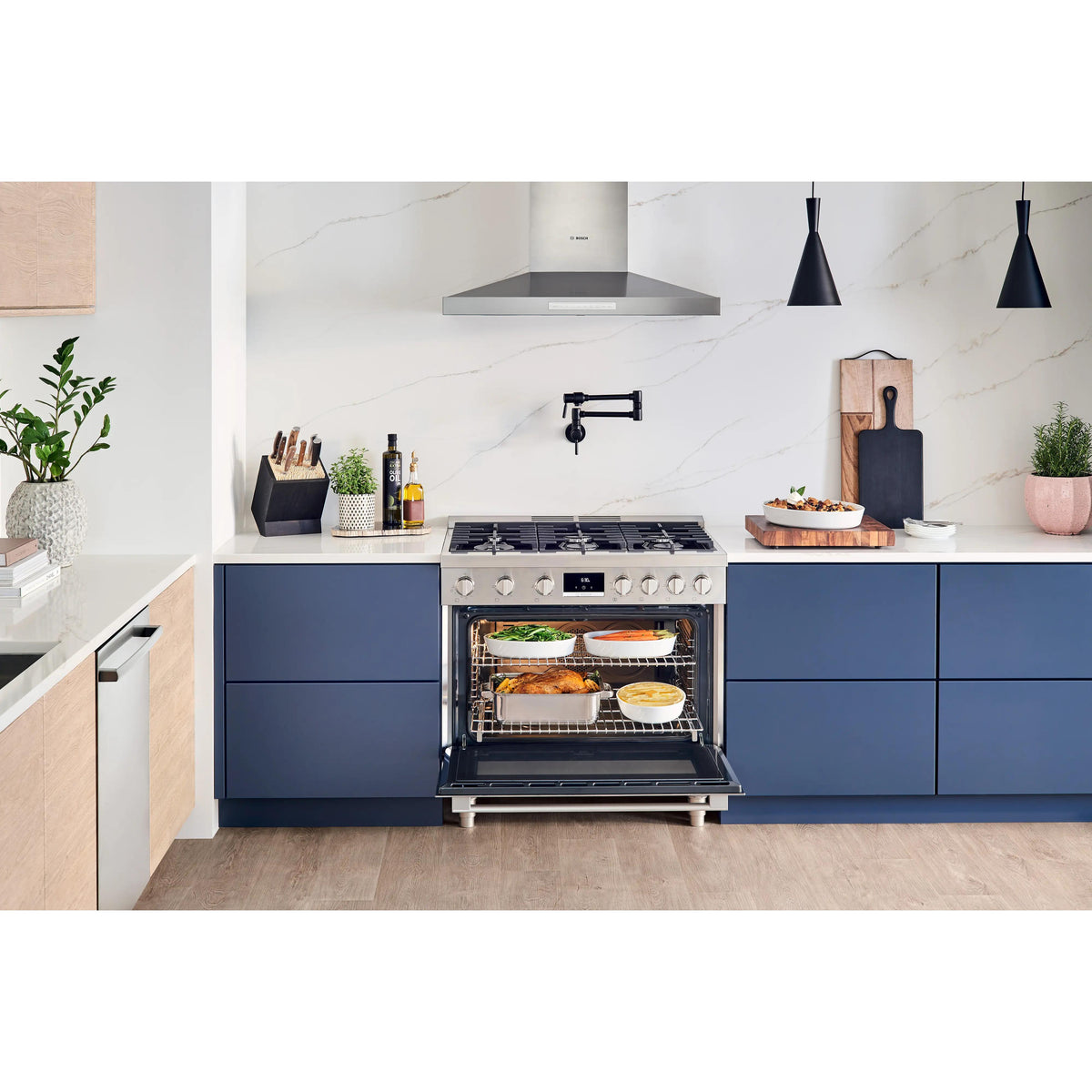 Bosch 36-inch Freestanding Gas Range with Convection Technology HGS8655UC IMAGE 15