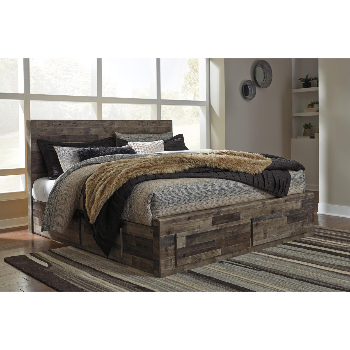 Benchcraft Derekson B200B18 Queen Panel Bed with 4 Storage Drawers IMAGE 2