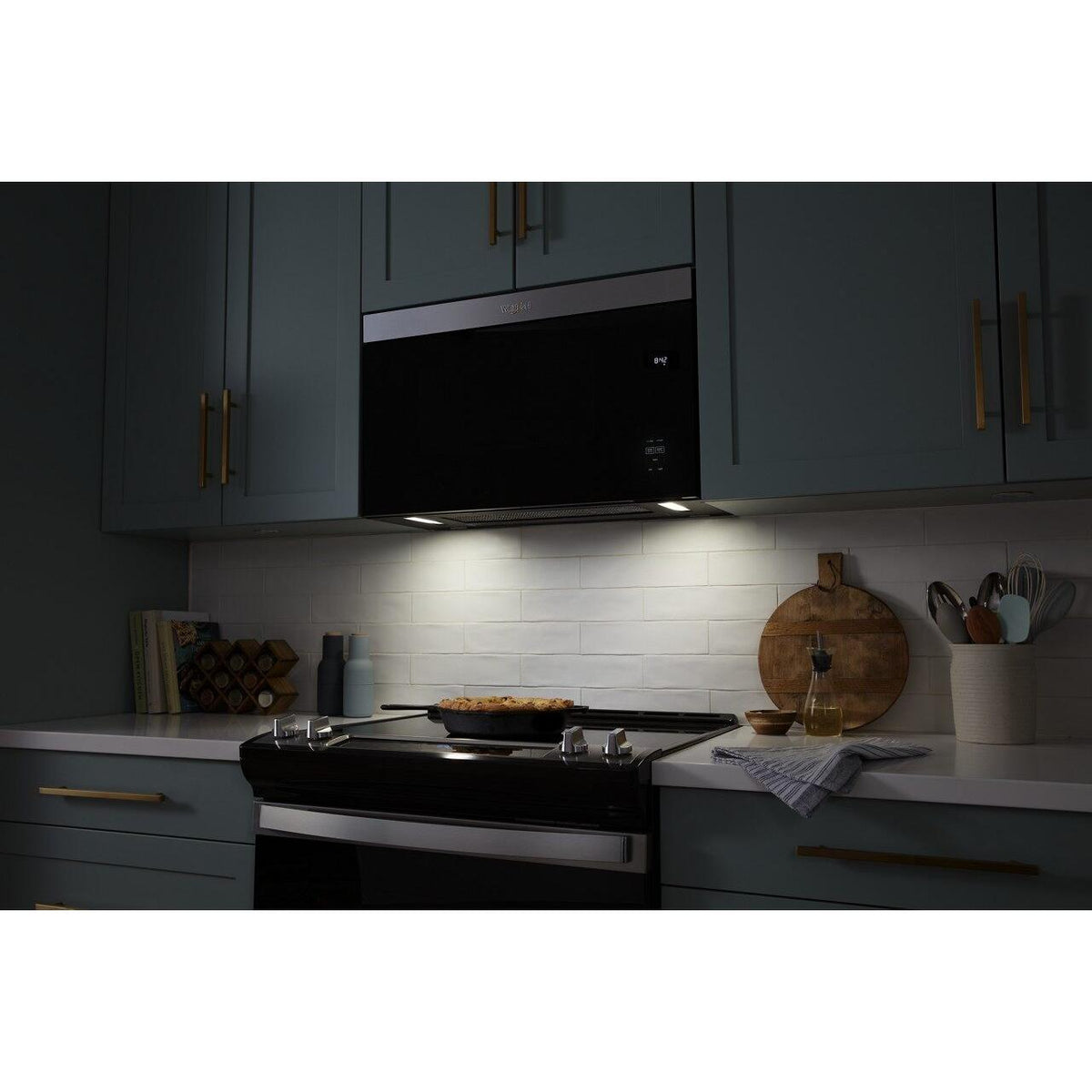 Whirlpool 30-inch, 1.1 cu. ft. Over-the-Range Microwave Oven YWMMF5930PV IMAGE 20