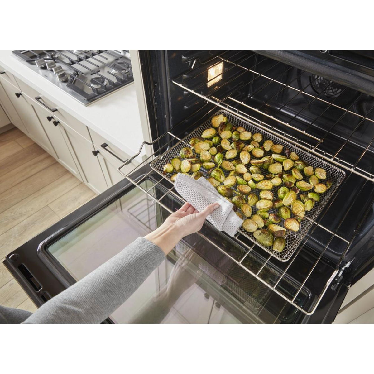 Whirlpool 27-inch 4.3 cu. ft. Wall Oven Microwave Combo with Air Fry WOEC7027PZ IMAGE 7
