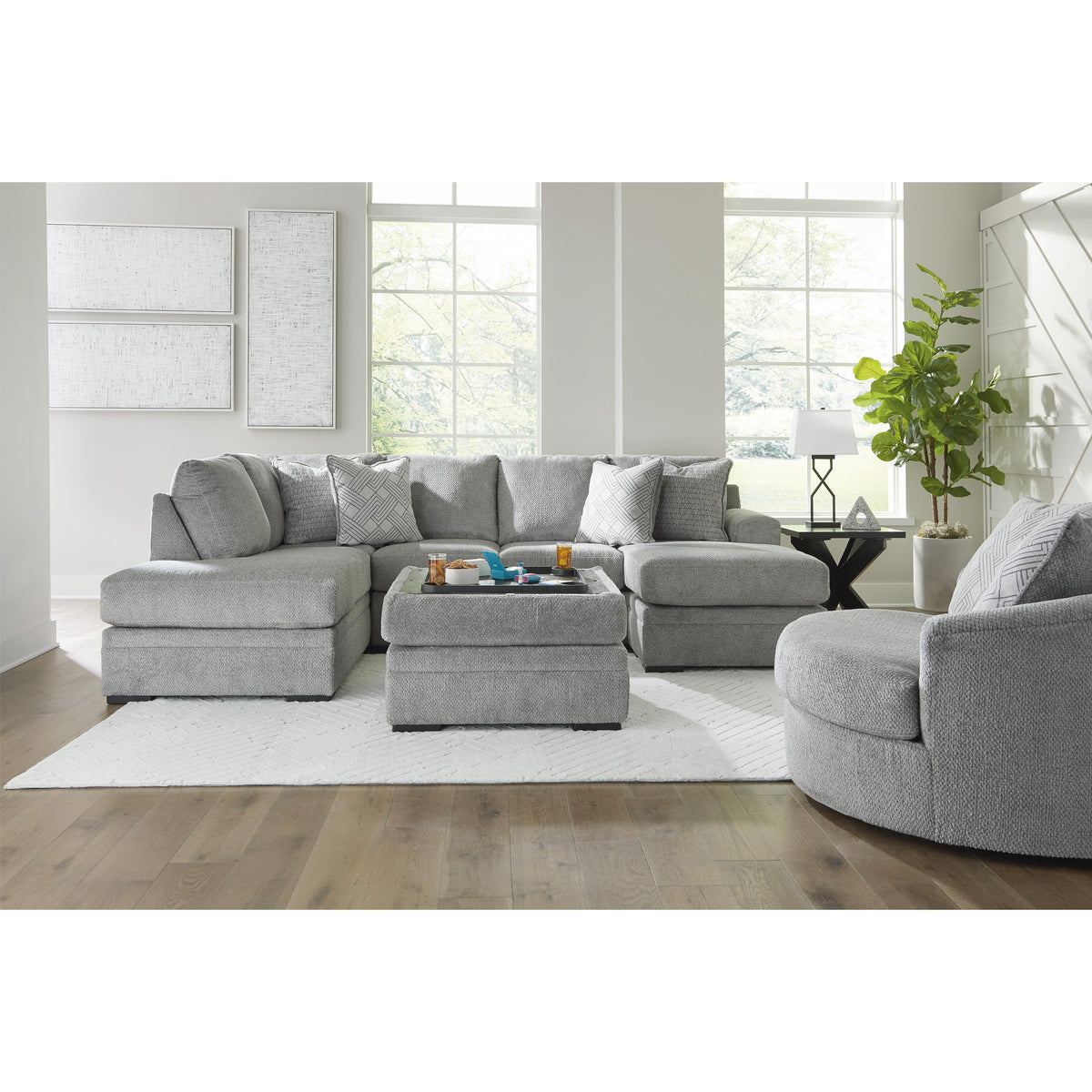 Signature Design by Ashley Casselbury 5290621 Oversized Swivel Accent Chair IMAGE 6