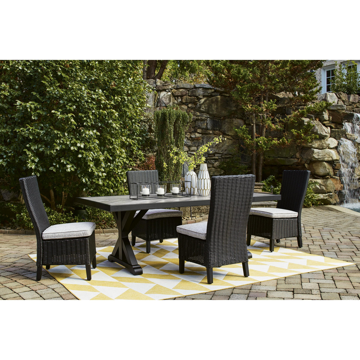Signature Design by Ashley Beachcroft P792-625 Rectangular Dining Table with Umbrella Option IMAGE 15