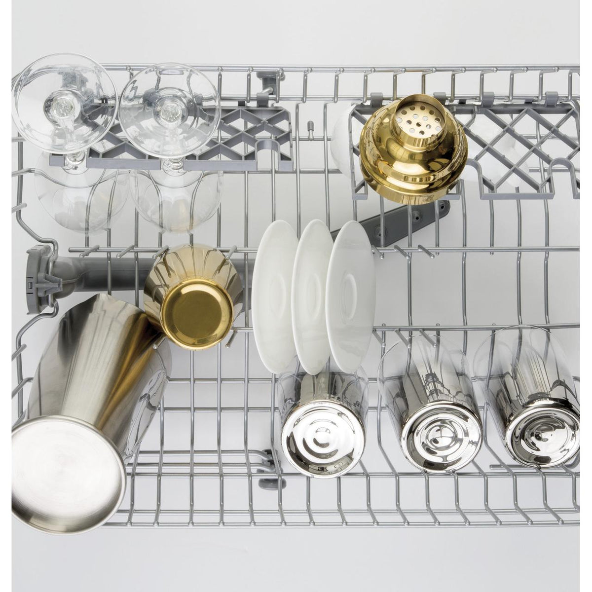 GE Built-In Dishwasher with Three-Level Wash System UDT165SIVII IMAGE 5