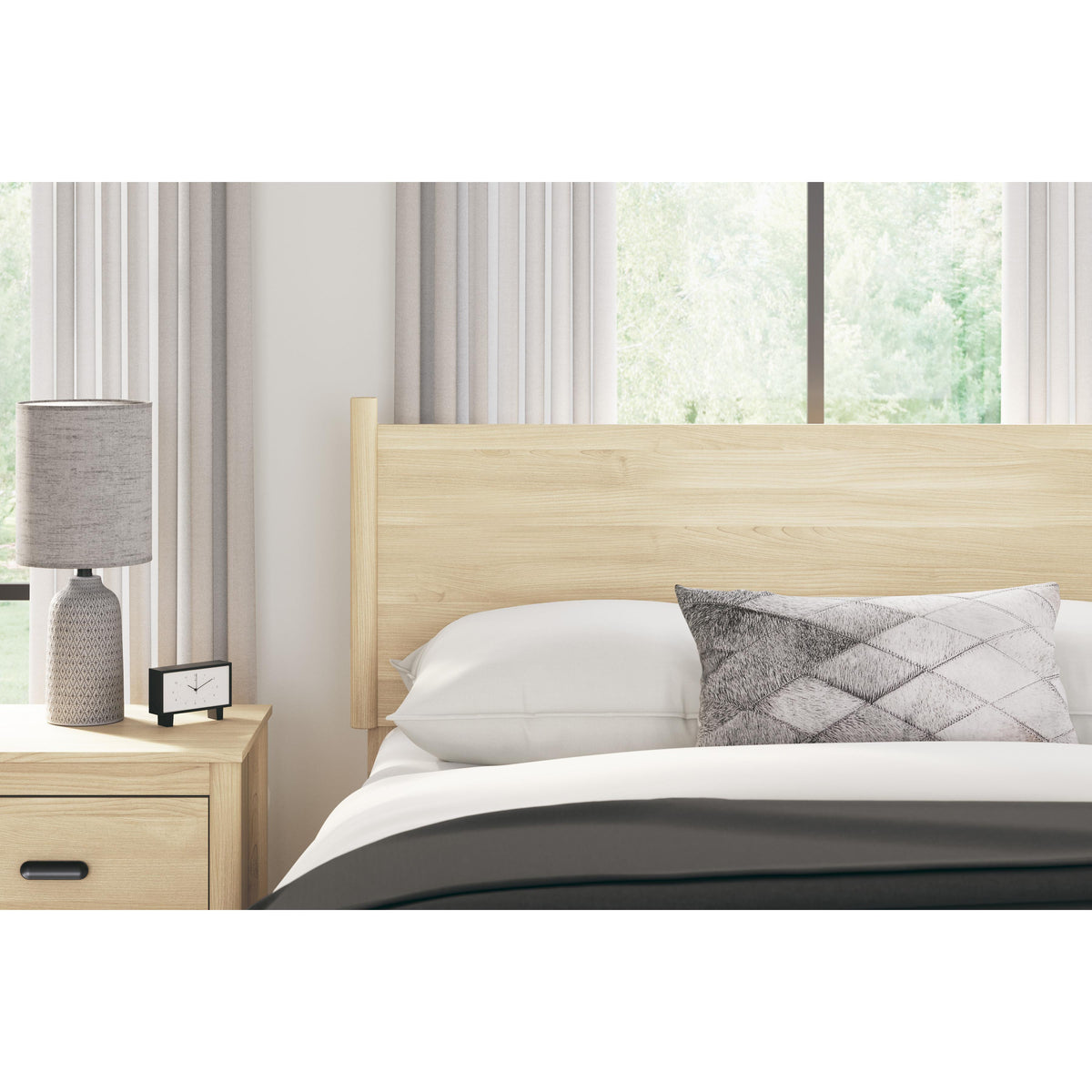Signature Design by Ashley Cabinella EB2444B1 Full Platform Panel Bed IMAGE 7