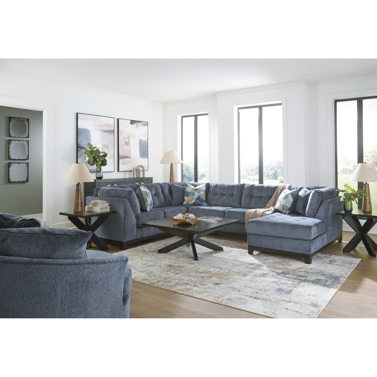 Benchcraft Maxon Place 3300321 Oversized Swivel Accent Chair IMAGE 3
