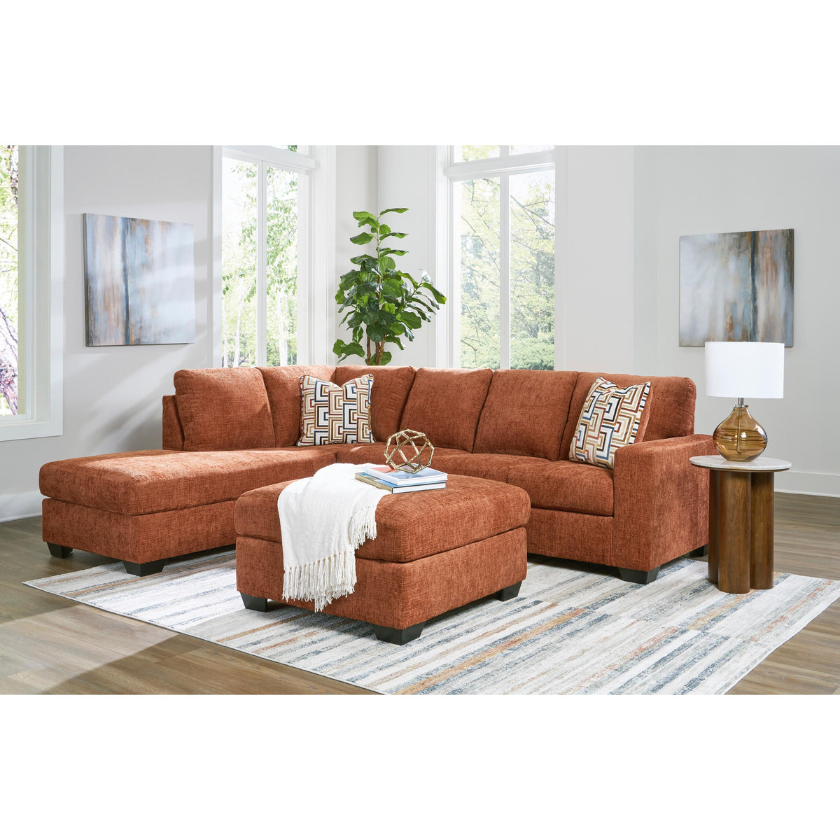 Signature Design by Ashley Aviemore 24304S1 2 pc Sectional with Chaise IMAGE 9