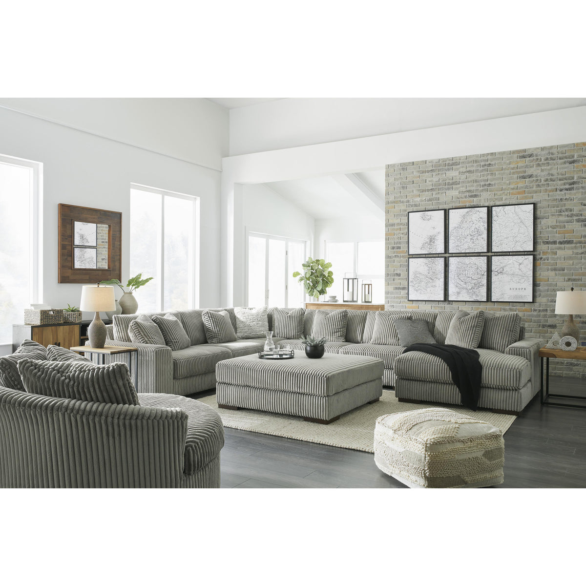 Signature Design by Ashley Lindyn 21105S19 6 pc Sectional with Chaise IMAGE 6