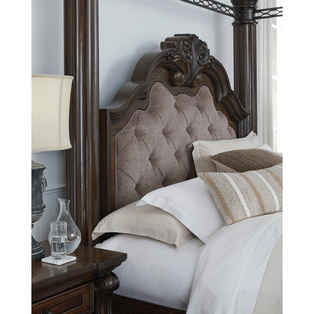 Signature Design by Ashley Maylee B947B11 California King Canopy Bed IMAGE 5