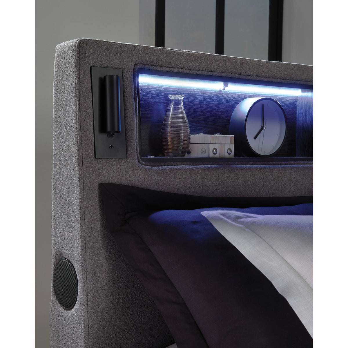 Signature Design by Ashley Verishaw PCB2721B22 California King Upholstered Bed IMAGE 16