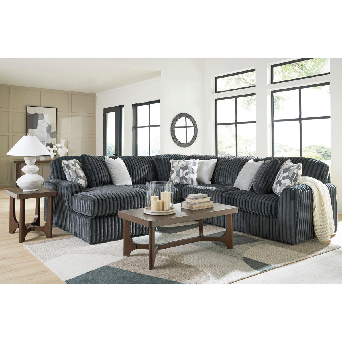 Signature Design by Ashley Midnight-Madness 98105S22 5 pc Sectional with Chaise IMAGE 3
