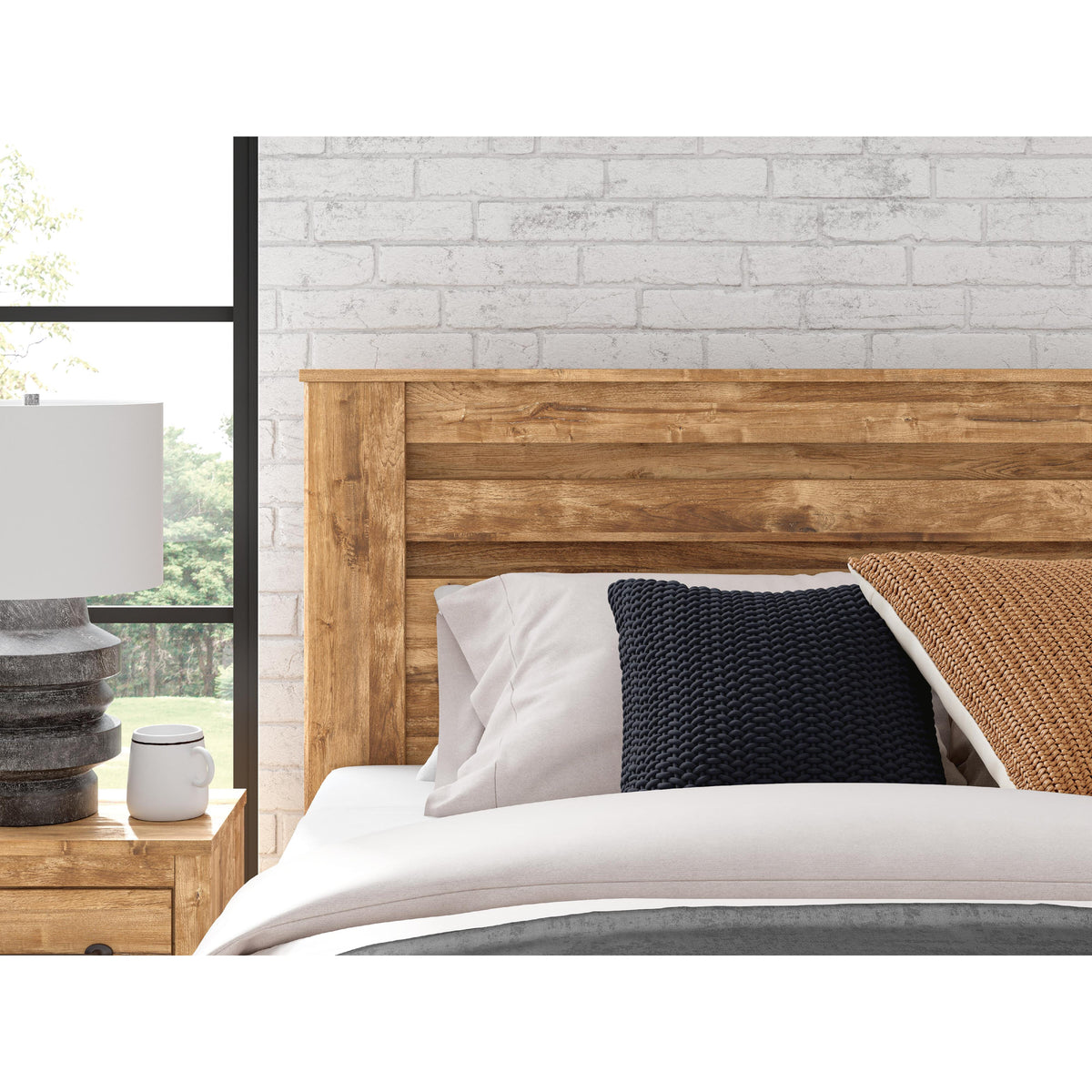 Signature Design by Ashley Maystonna PCB1580B4 Queen Panel Bed IMAGE 9