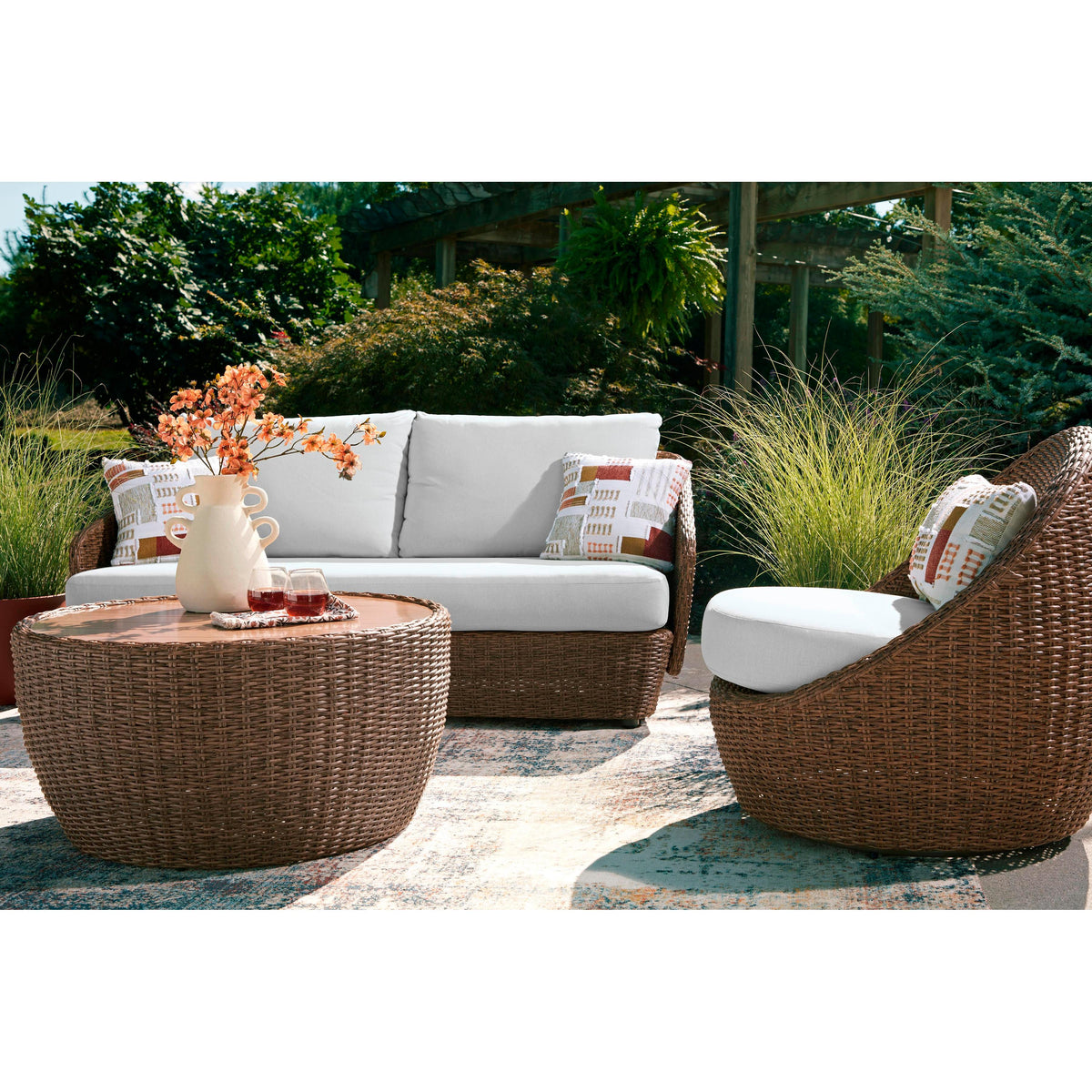 Signature Design by Ashley Double Point PCP503-708 Round Cocktail Table IMAGE 7