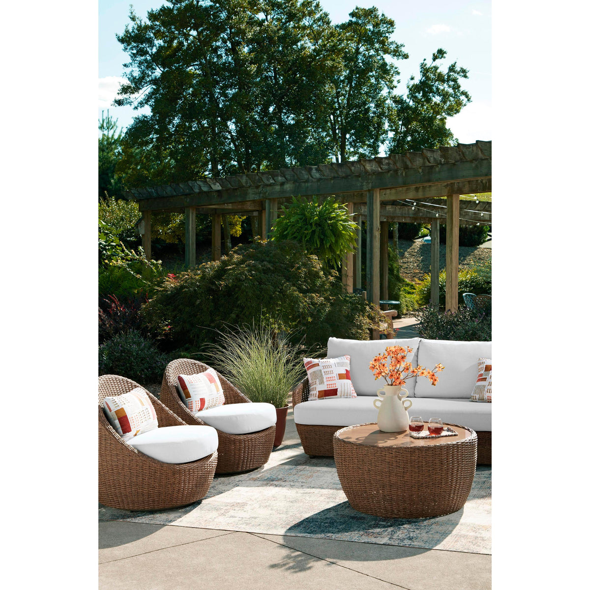 Signature Design by Ashley Double Point PCP503-708 Round Cocktail Table IMAGE 8
