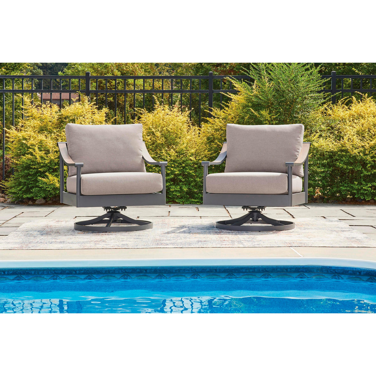 Signature Design by Ashley Ocean Beach PCP510-821 Swivel Lounge with Cushion IMAGE 4