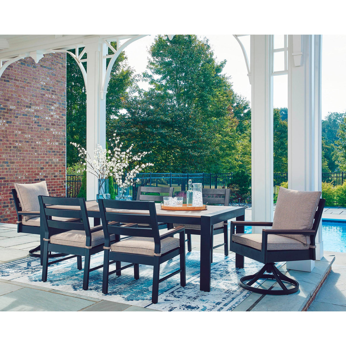 Signature Design by Ashley East Beach PCP587-602A Swivel Chair with Cushion IMAGE 5