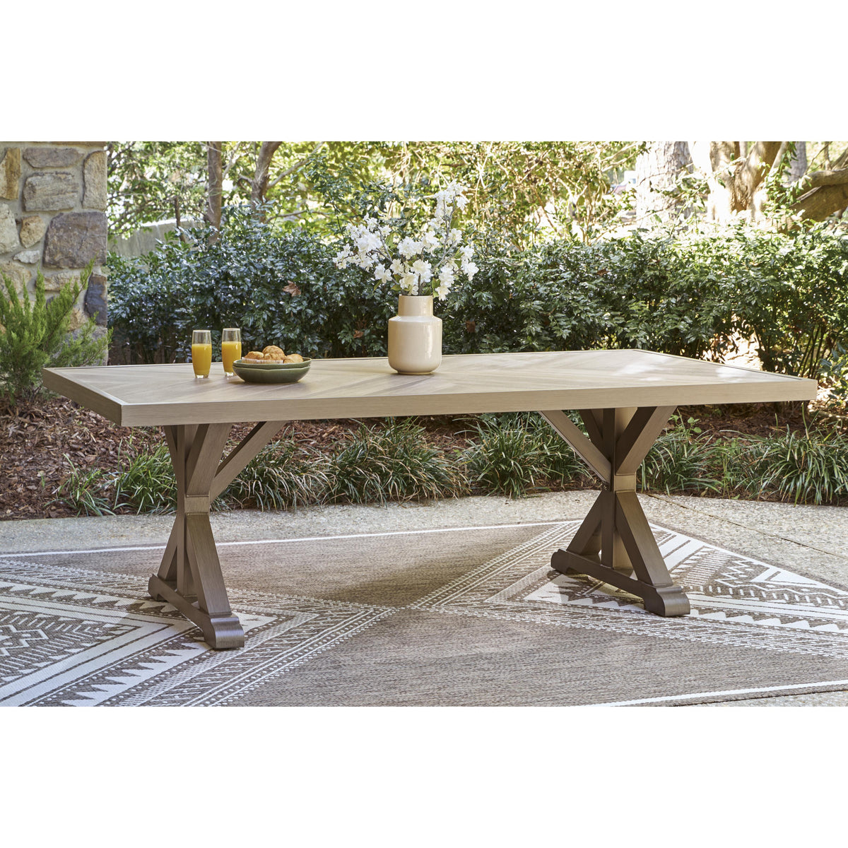 Signature Design by Ashley Laguna Heights PCP790-625 Rectangular Dining Table with Umbrella Option IMAGE 4
