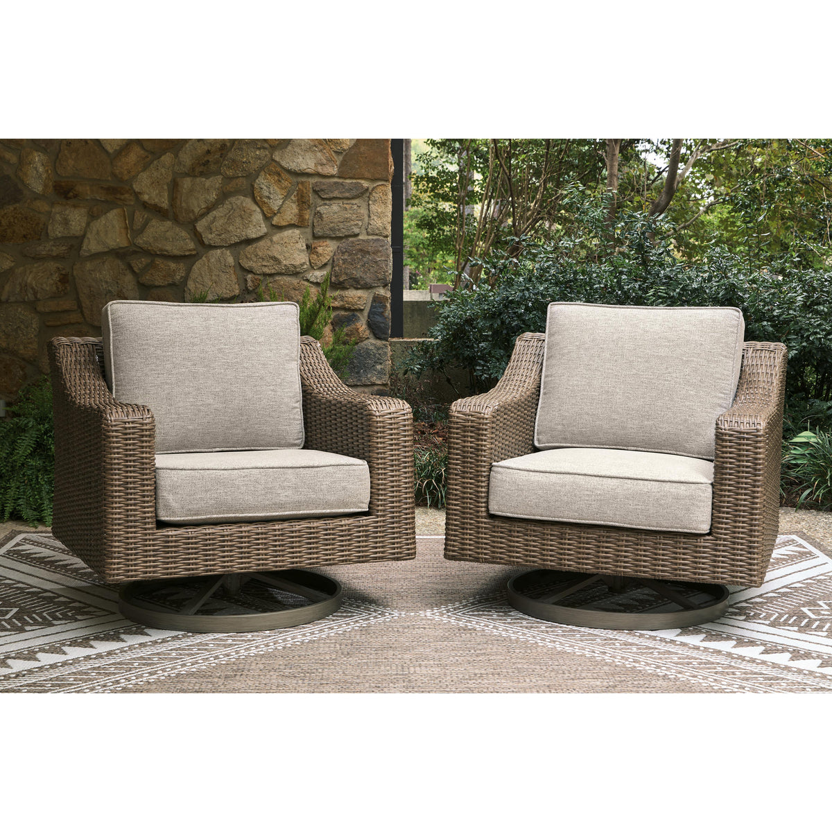 Signature Design by Ashley Laguna Heights PCP790-821 Swivel Lounge with Cushion IMAGE 5