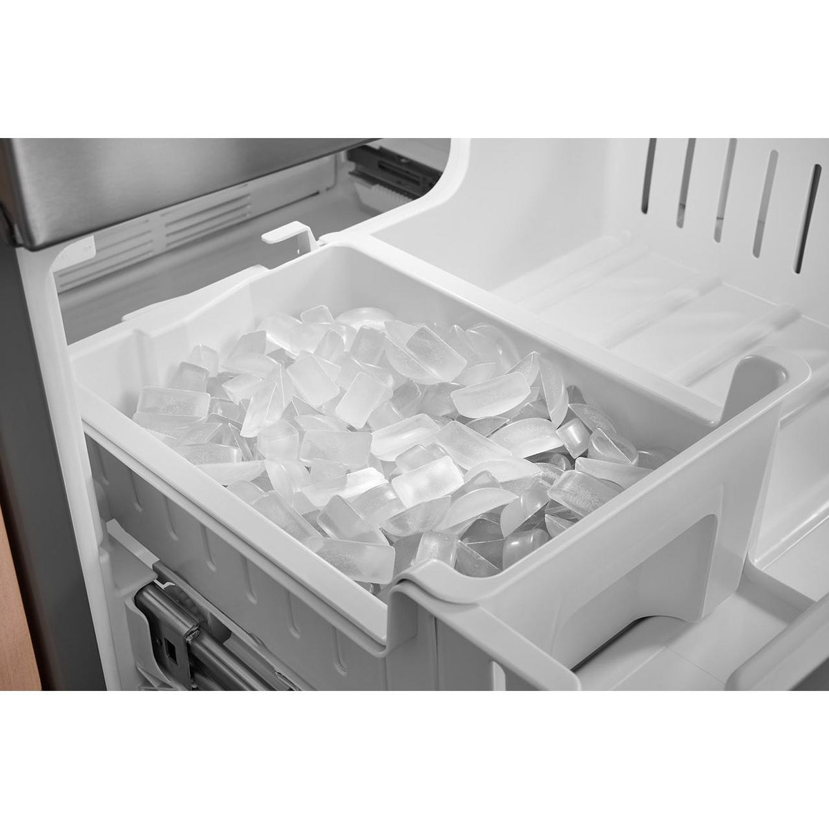 KitchenAid 30-inch, 20 cu. ft. Freestanding French 3-Door Refrigerator with Water Dispenser KRFF330SPS IMAGE 12