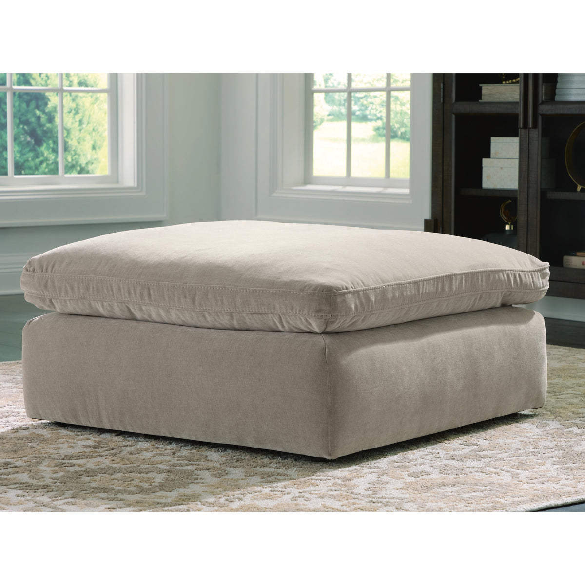 Benchcraft Maxton Heights Fabric Ottoman 6780808 IMAGE 3