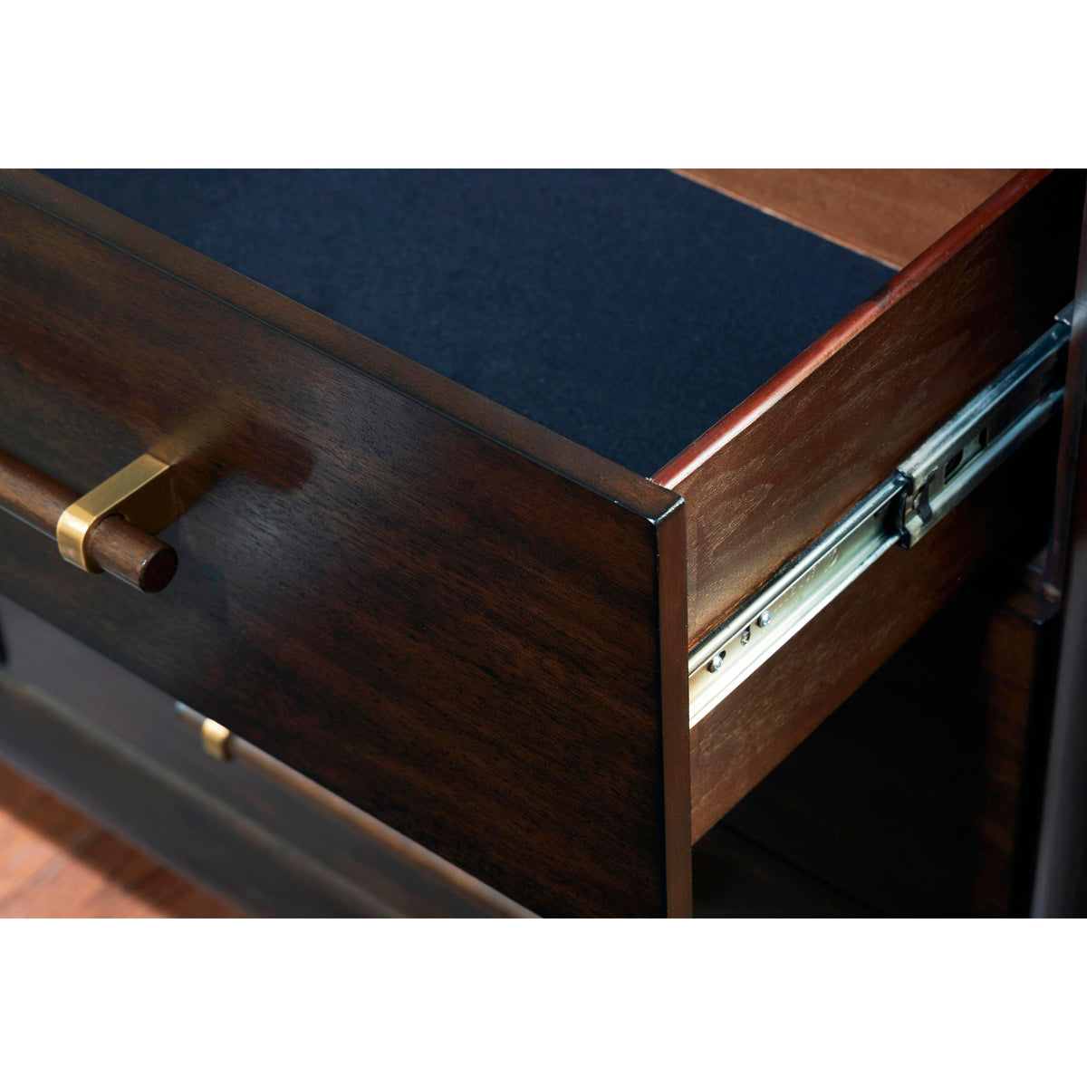 Benchcraft Dressers 6 Drawers B611-31 IMAGE 5