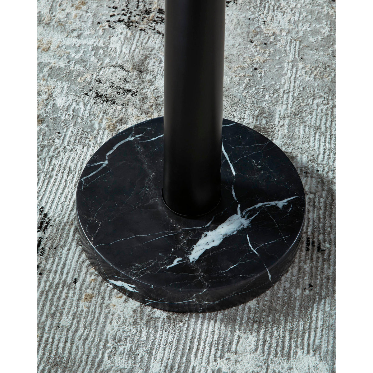 Signature Design by Ashley Sorcha Floorstanding Lamp L206111 IMAGE 4