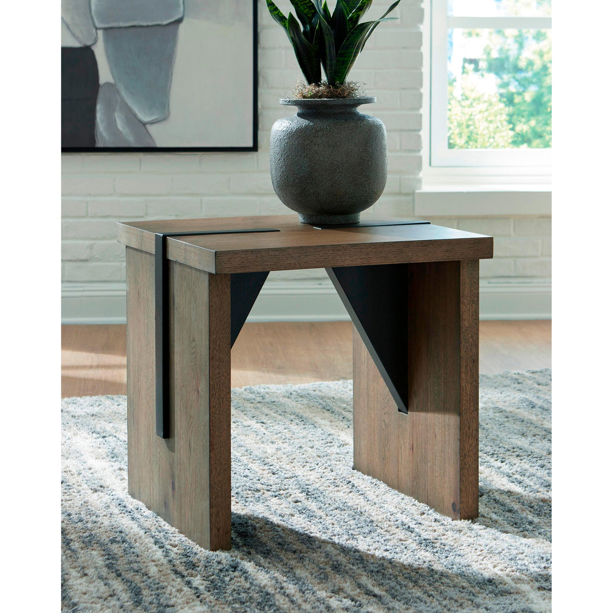Signature Design by Ashley Kandinew End Table T554-2 IMAGE 4