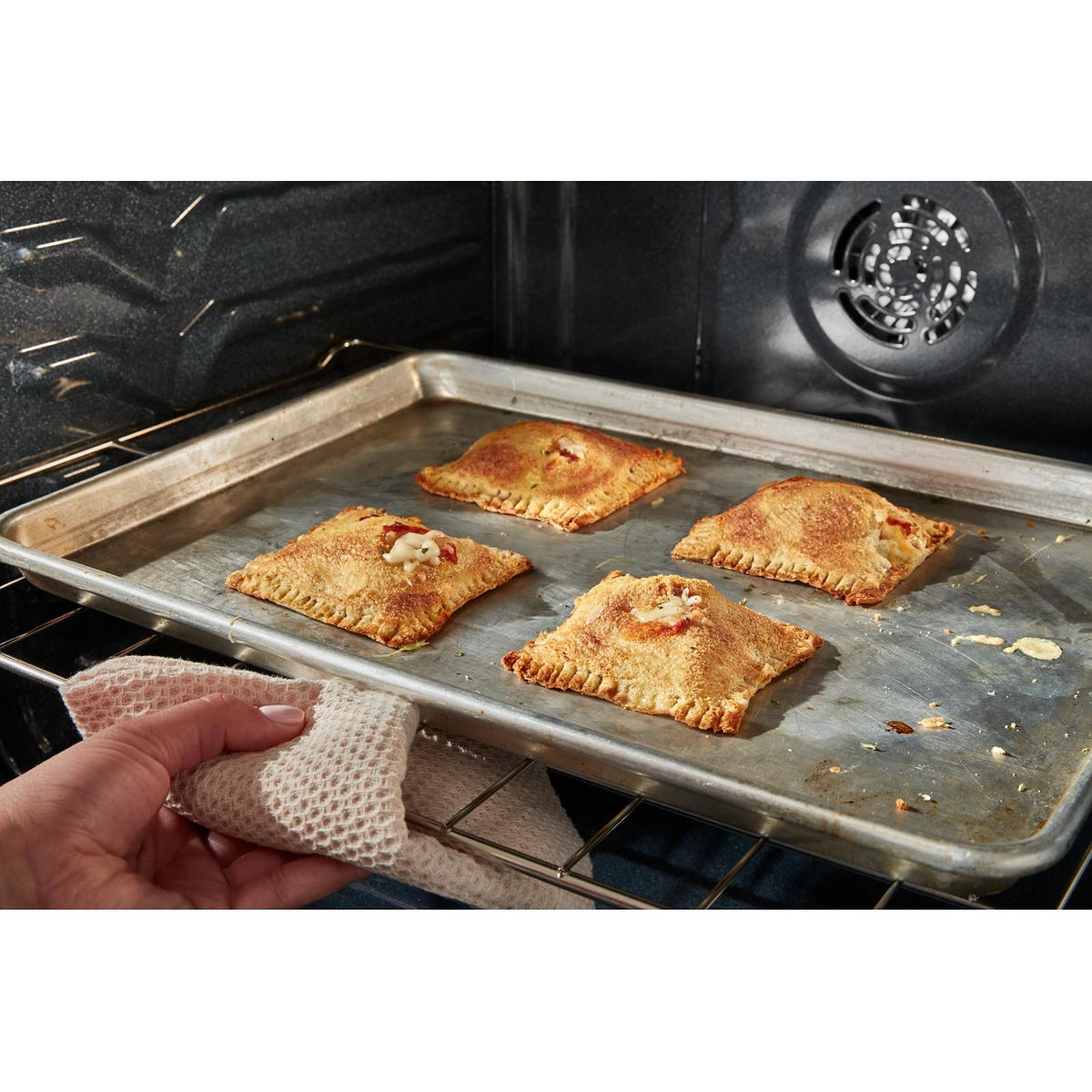 Whirlpool 30-inch Slide-in Gas Range with Air Cooking Technology WSGS4530TW IMAGE 11