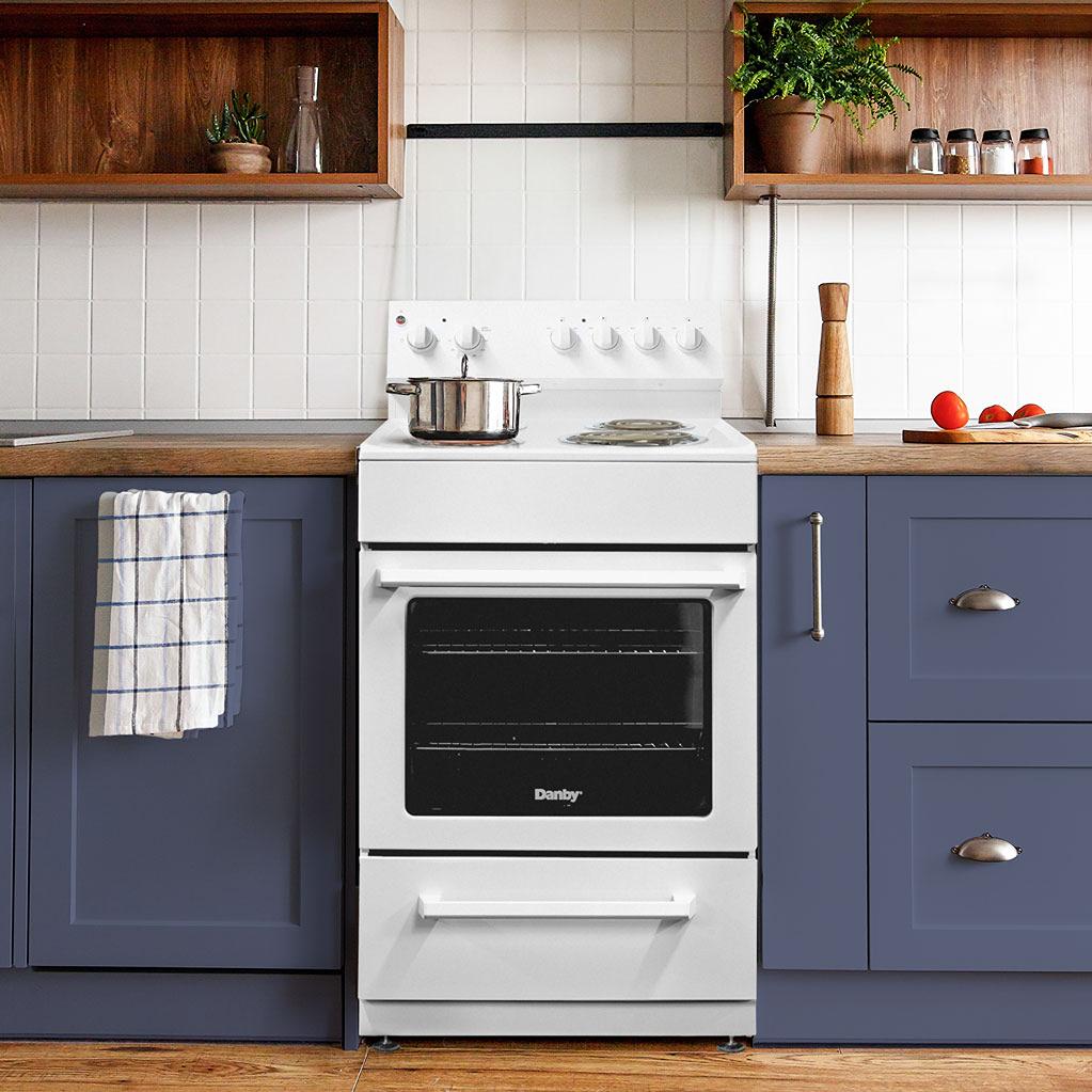 Danby 24-inch Slide-in Electric Range with Rear Controls DER240B1WC IMAGE 6