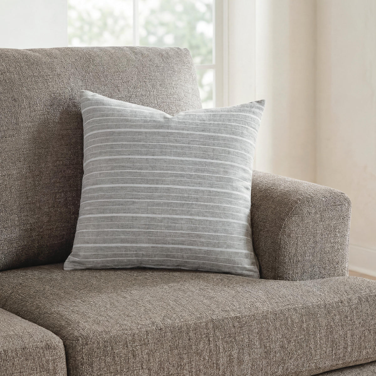 Signature Design by Ashley Vernthrone A1001184 Pillow IMAGE 2