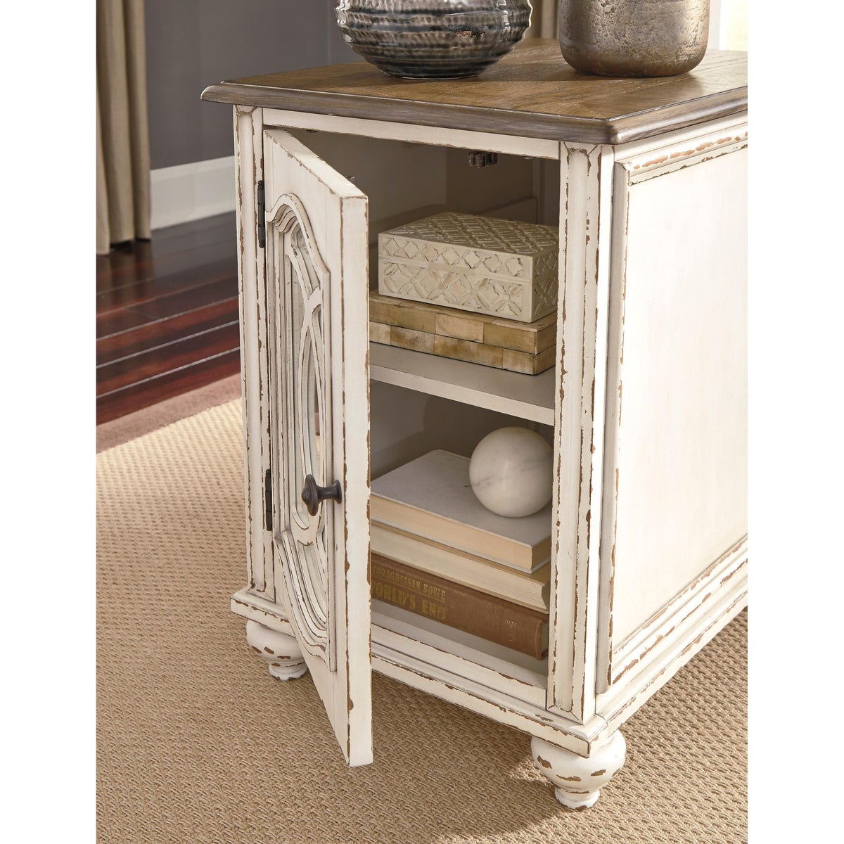 Signature Design by Ashley Realyn End Table T743-7 IMAGE 6