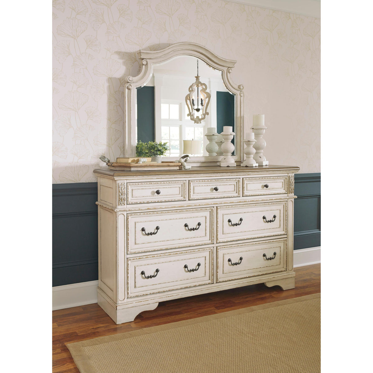  Signature Design by Ashley Realyn B743B22 6 pc Queen Upholstered Panel Bedroom Set IMAGE 3