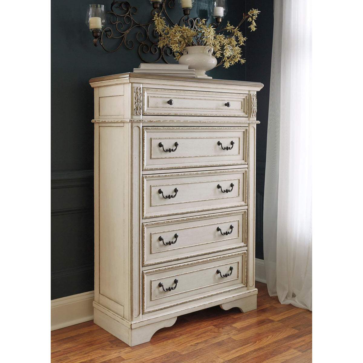  Signature Design by Ashley Realyn B743 7 pc King Upholstered Panel Bedroom Set IMAGE 5