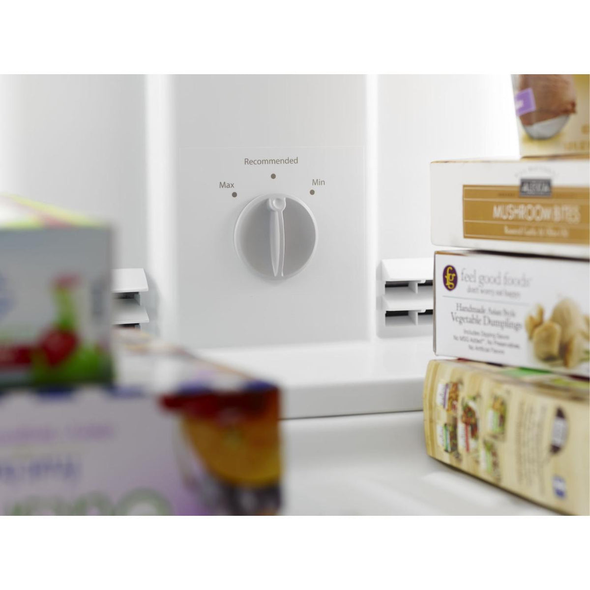  Whirlpool 28-inch, 14.3 cu. ft. Top Freezer Refrigerator WRT314TFDB IMAGE 3