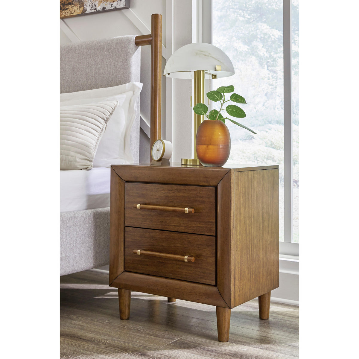  Signature Design by Ashley Lyncott B615 6 pc King Upholstered Panel Bedroom Set IMAGE 4
