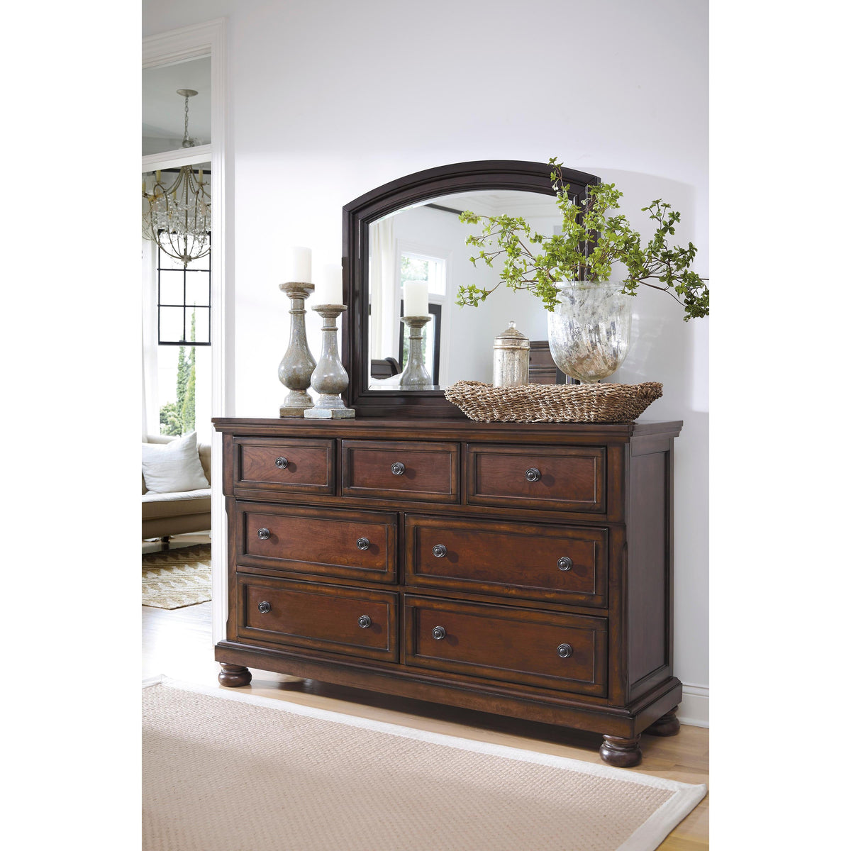 Millennium Porter B697B37 6 pc King Panel Bedroom Set IMAGE 3