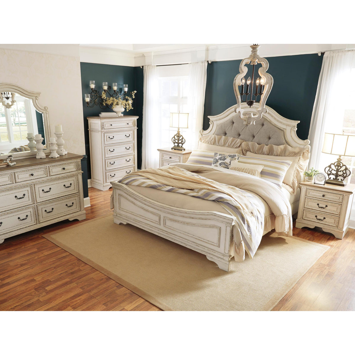 Signature Design by Ashley Realyn B743B47 7 pc Queen Panel Bedroom Set IMAGE 3