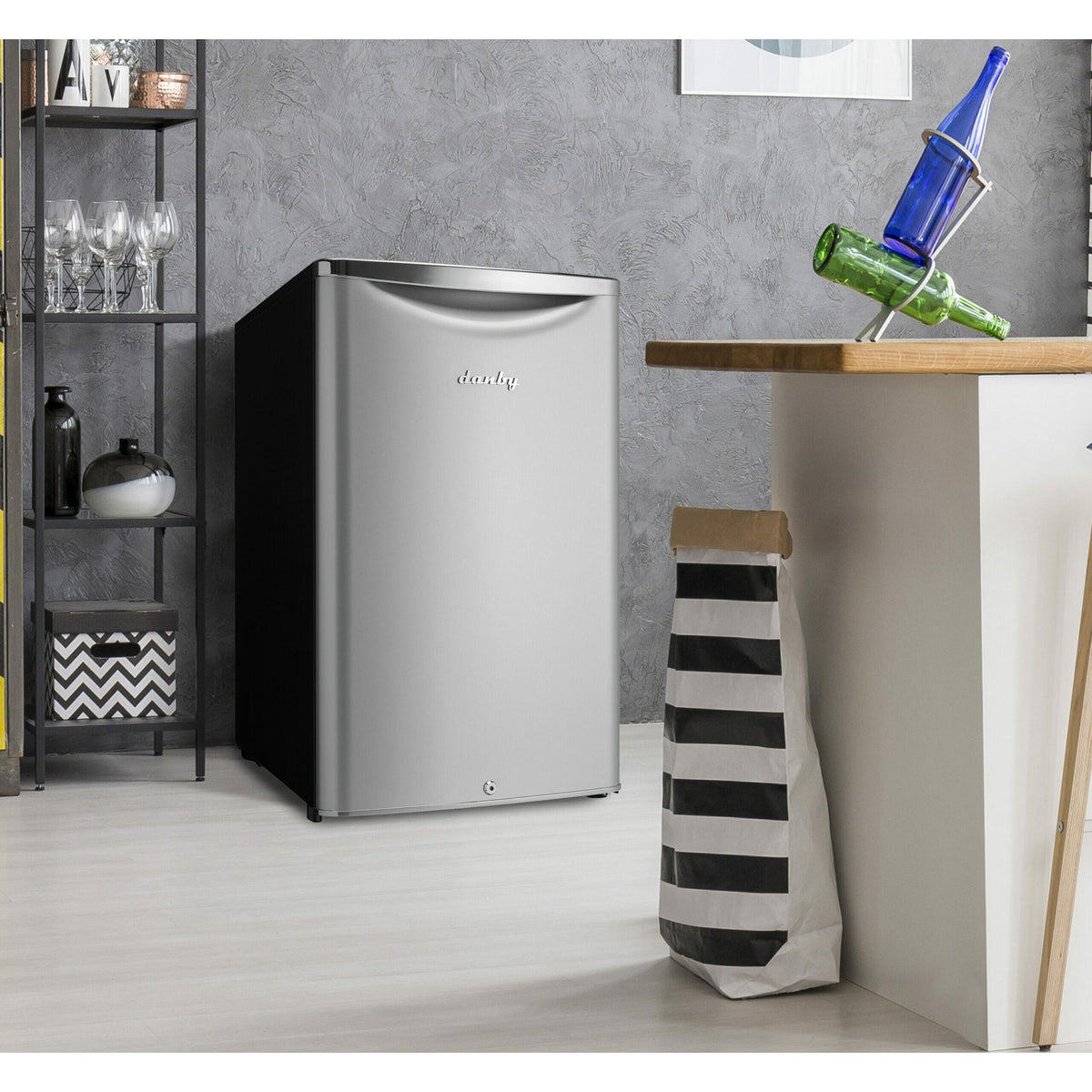 Danby 21-inch, 4.4 cu. ft. Compact Refrigerator DAR044A6DDB IMAGE 7