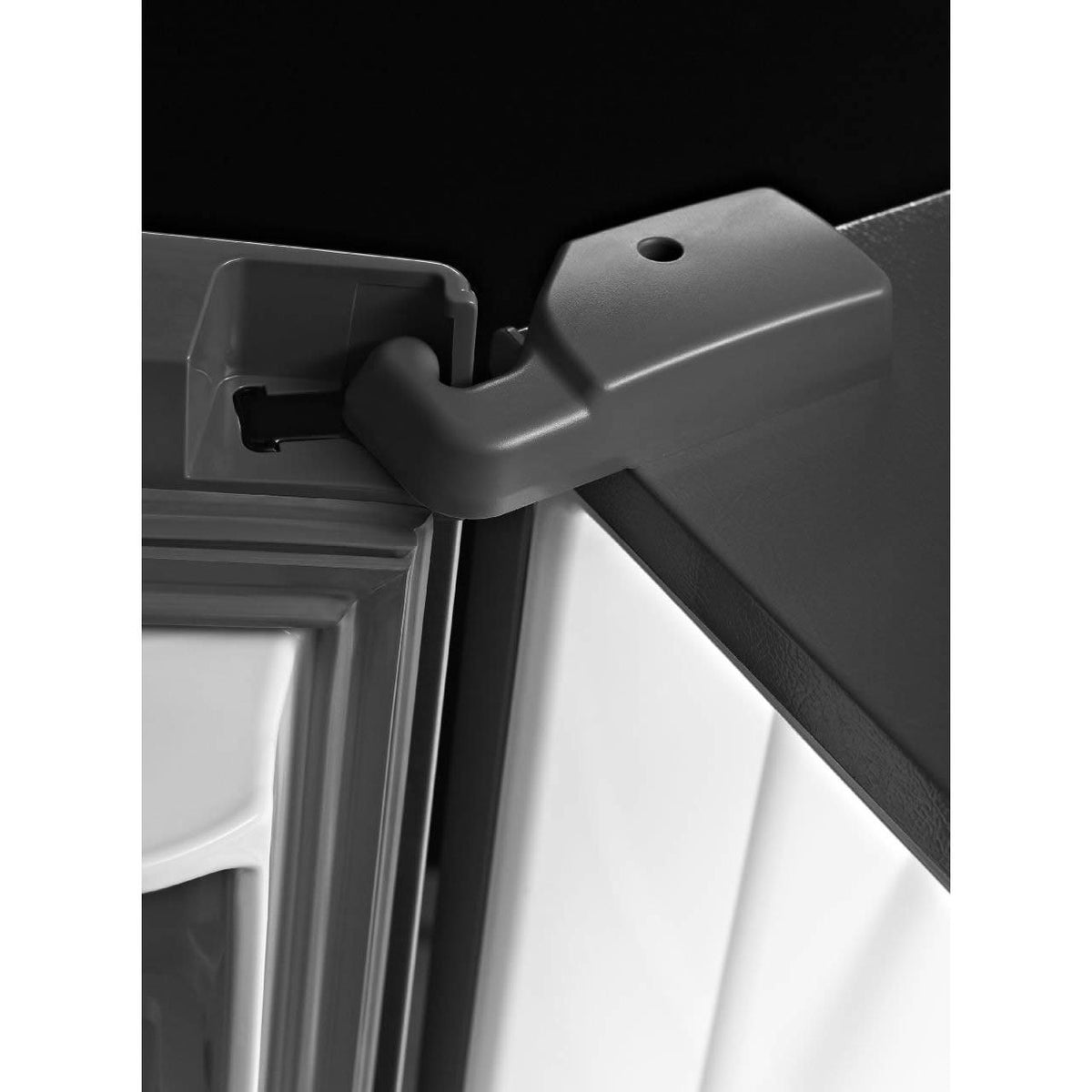  Maytag 36-inch, 20 cu. ft. Counter-Depth French 3-Door Refrigerator with Ice and Water MFC2062FEZ IMAGE 6