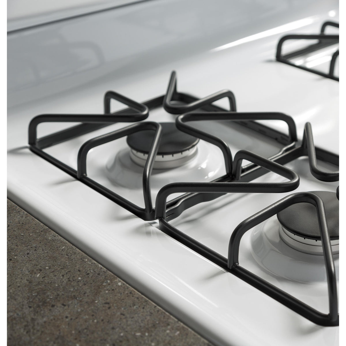  GE 30-inch Freestanding Gas Range JCGBS60DEKWW IMAGE 5
