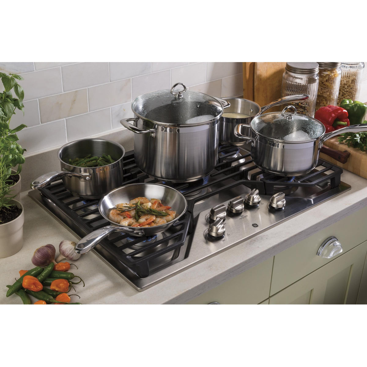  GE 30-inch Built-In gas Cooktop JGP5030SLSS IMAGE 5