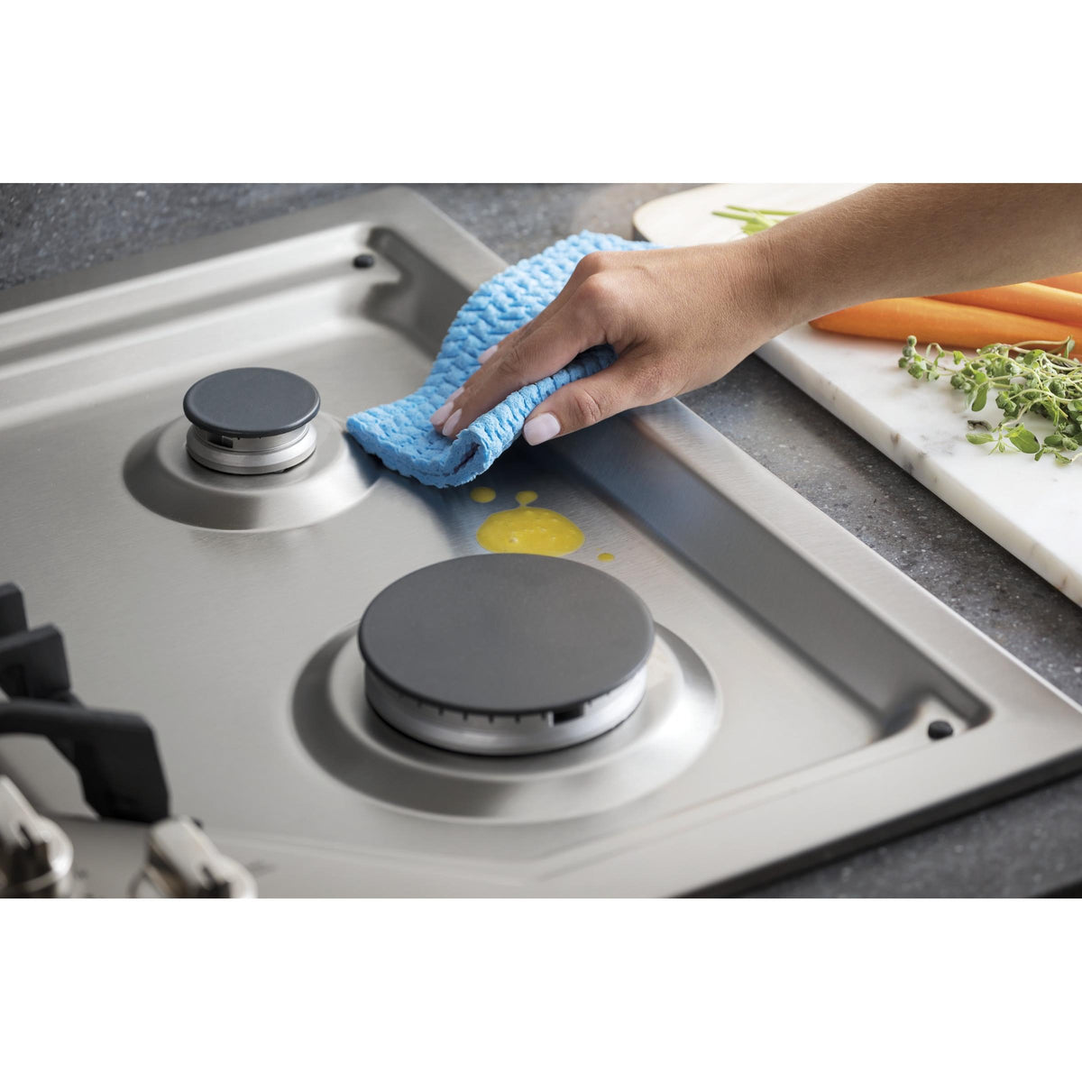  GE 36-inch Built-In Gas Cooktop JGP5036SLSS IMAGE 3