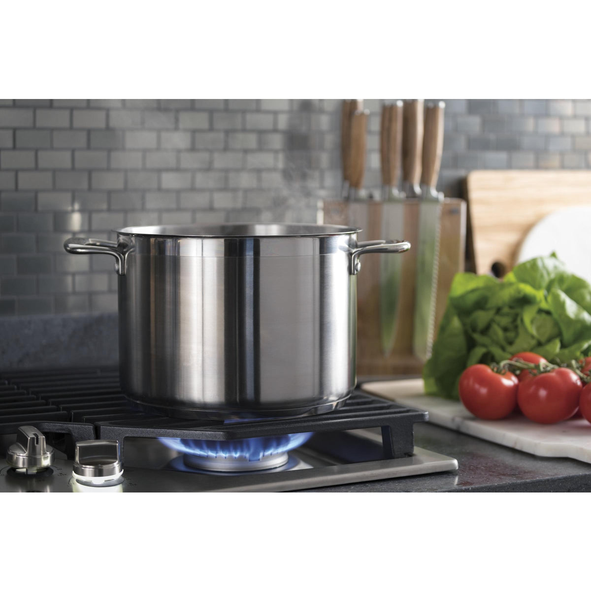  GE Profile 36-inch Built-In Gas Cooktop PGP9036SLSS IMAGE 4