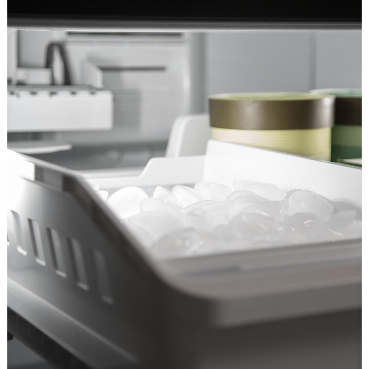  GE 33-inch, 18.6 cu. ft. Counter-Depth French-Door Refrigerator with Ice Maker GWE19JGLWW IMAGE 6