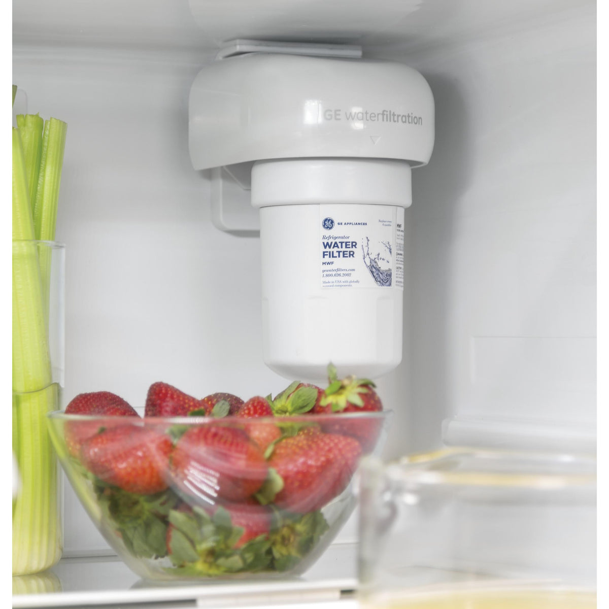  GE 33-inch, 18.6 cu. ft. Counter-Depth French-Door Refrigerator with Ice Maker GWE19JGLWW IMAGE 7