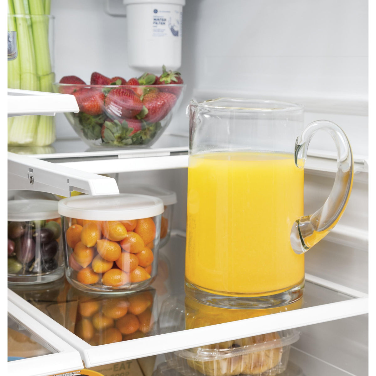  GE 33-inch, 18.6 cu. ft. Counter-Depth French-Door Refrigerator with Ice Maker GWE19JGLWW IMAGE 9