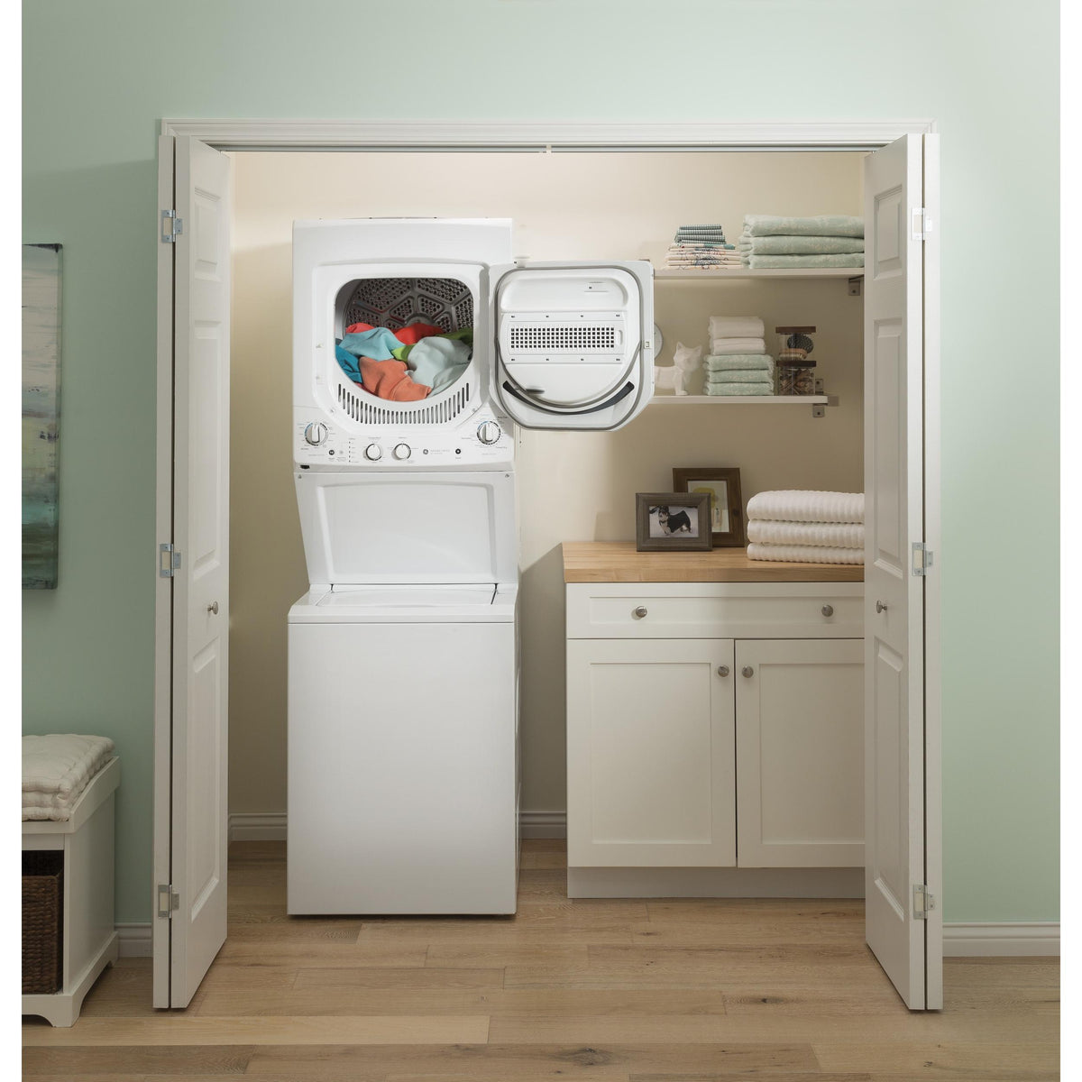  GE Stacked Washer/Dryer Gas Laundry Center GUD24GSSMWW IMAGE 12