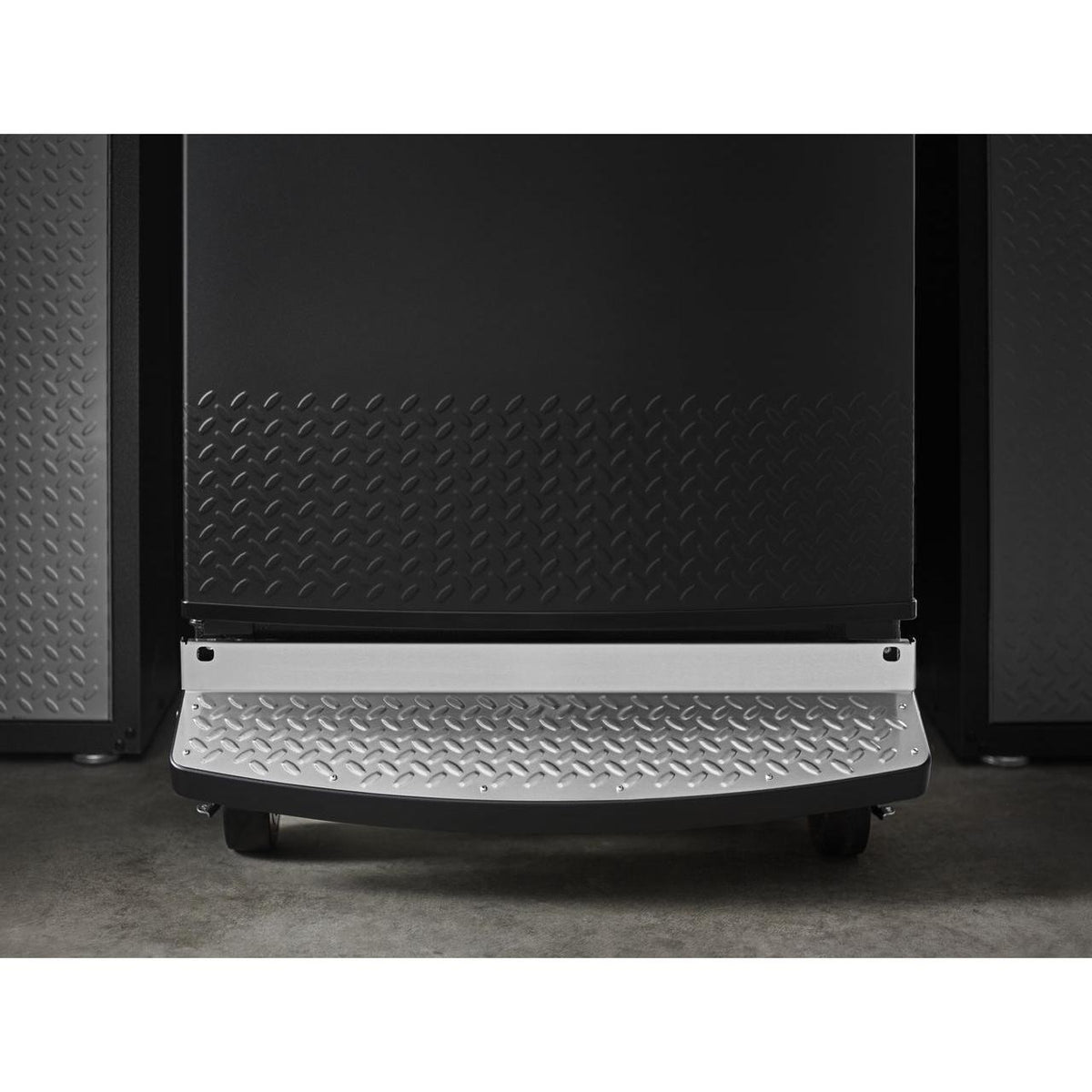  Gladiator Garageworks 17.8 cu. ft Upright Freezer GAFZ30FDGB IMAGE 6