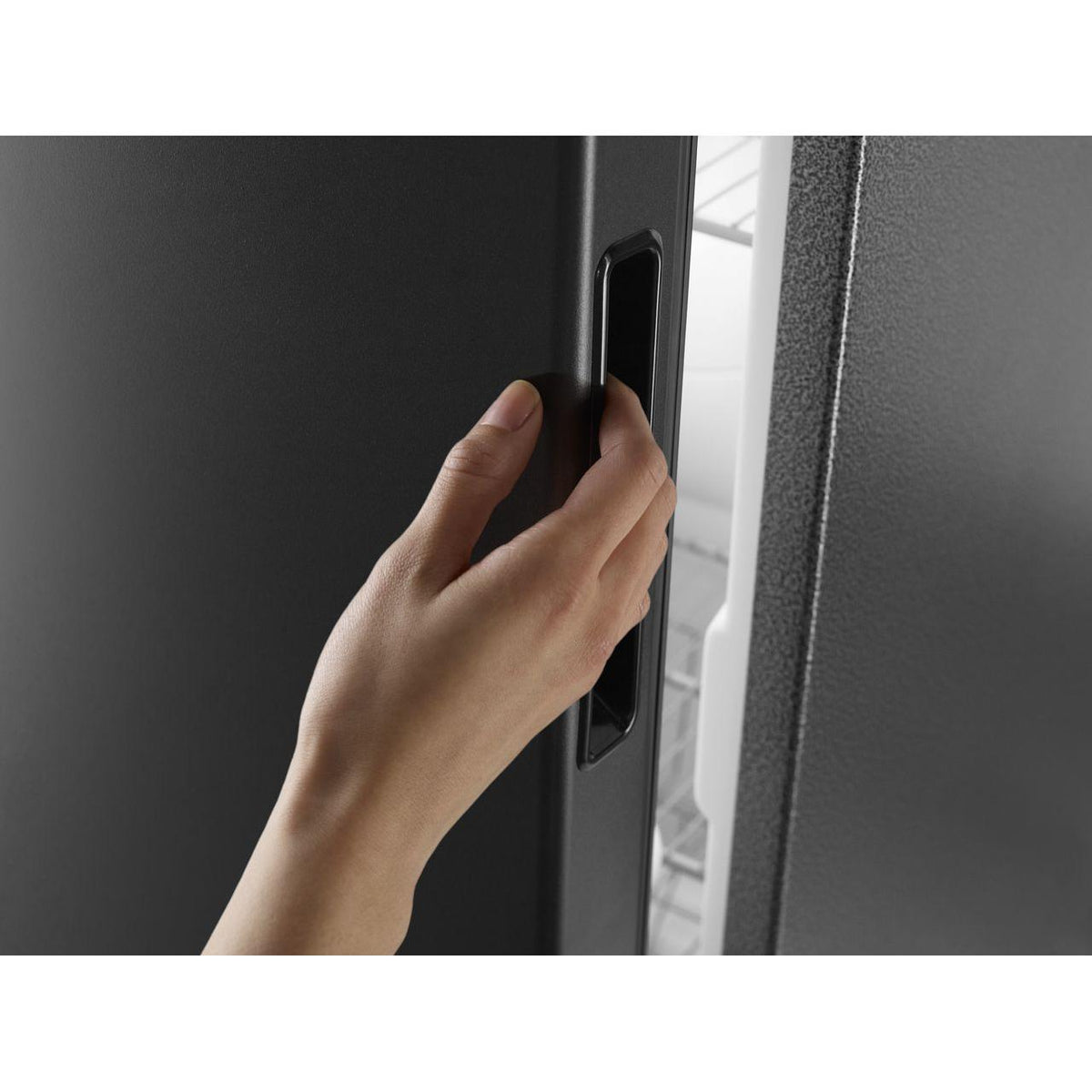  Gladiator Garageworks 17.8 cu. ft Upright Freezer GAFZ30FDGB IMAGE 7