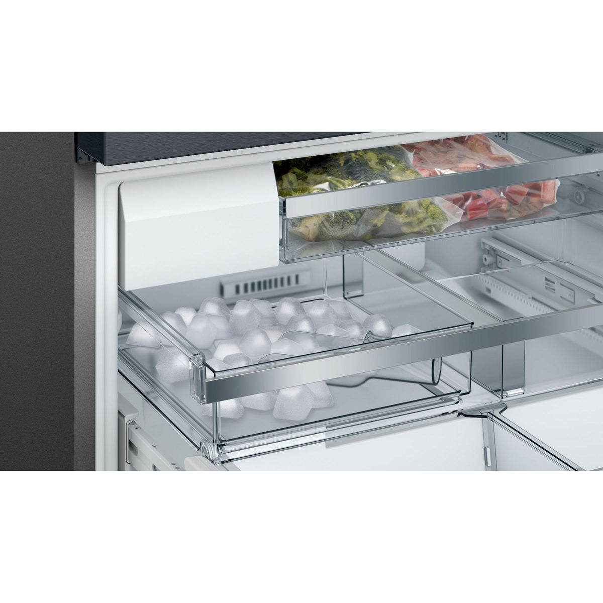  Bosch 36-inch, 21 cu.ft. Counter-Depth French 3-Door Refrigerator with VitaFreshPro™ Drawer B36CT80SNB IMAGE 5