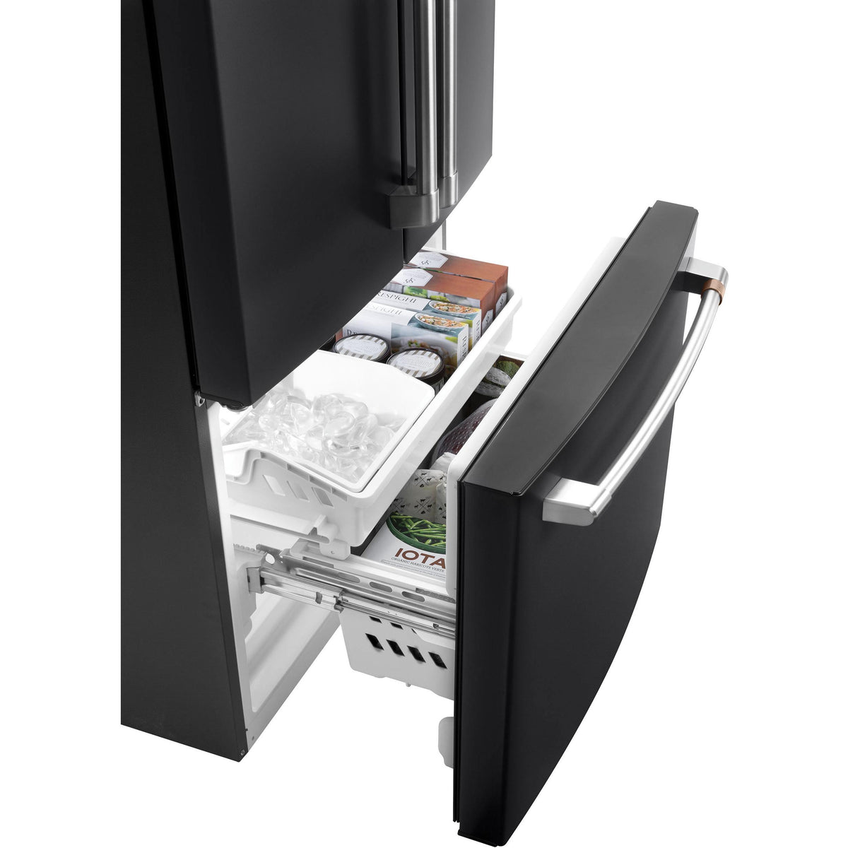  Café 33-inch, 18.6 cu. ft. Counter-Depth French 3-Door Refrigerator CWE19SP3ND1 IMAGE 4